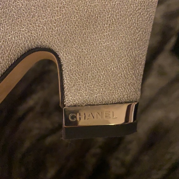 CHANEL - Picture 5 of 11